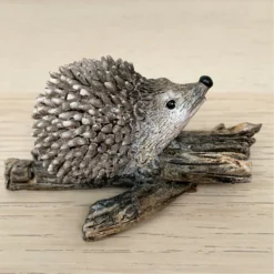 Miniature Pair Of Hedgehogs On Branch -Home Decoration 104 6c615bc6 8bad 480c 9e01 9dfd677bc402