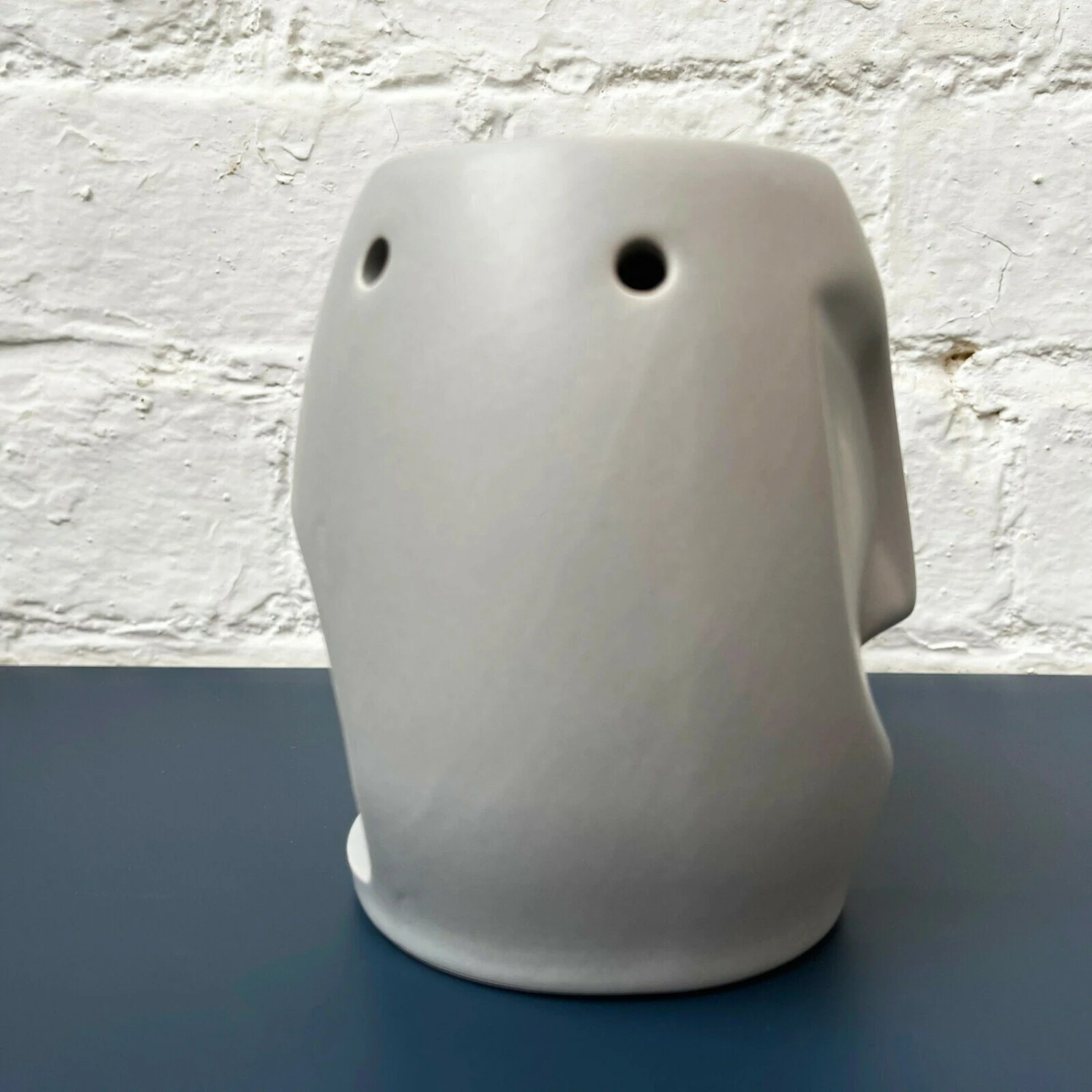 Easter Island Head Oil Burner - Grey 2 Easter Island Head Oil Burner - Grey - Image 2