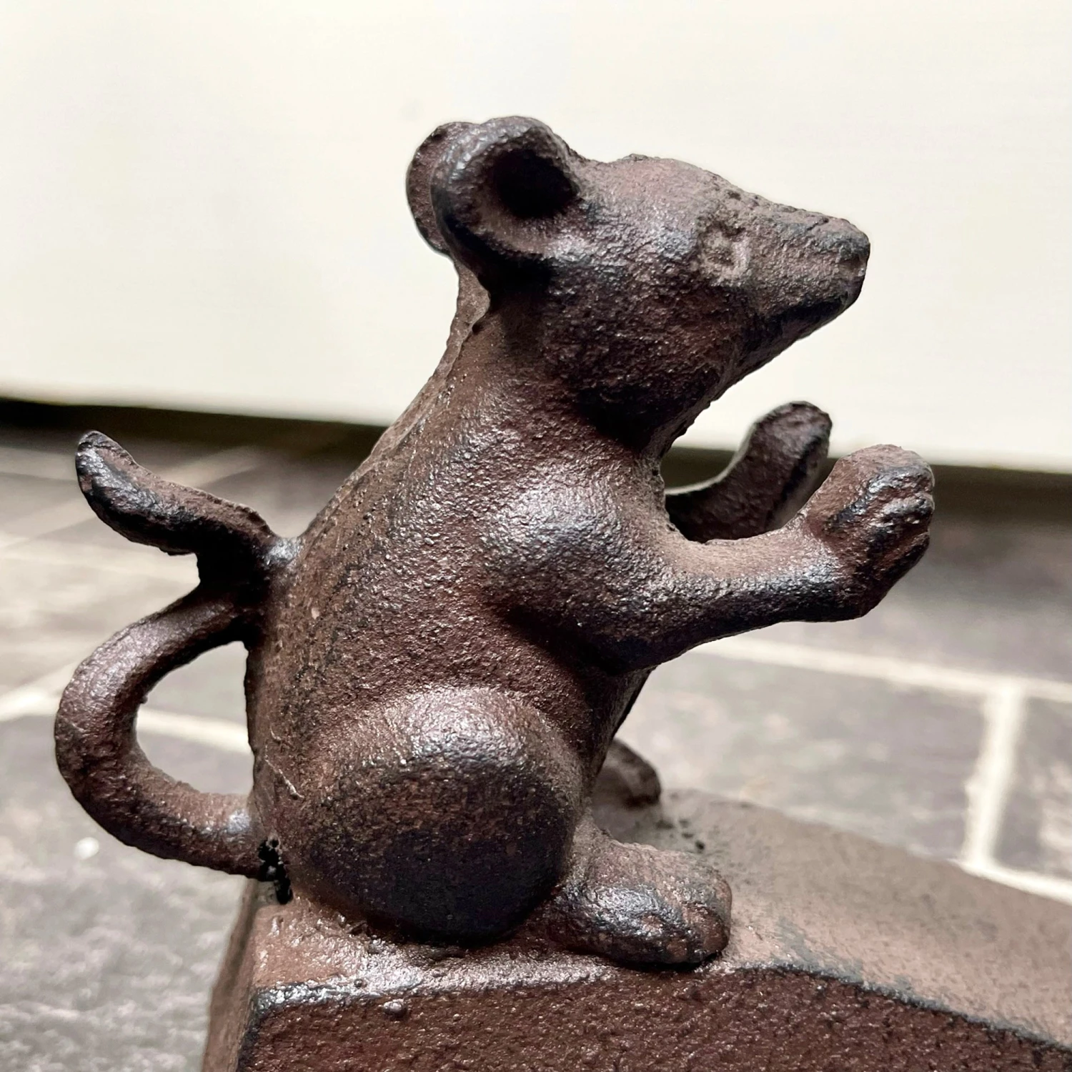 Cast Iron Mouse Door Wedge 2 Cast Iron Mouse Door Wedge - Image 2