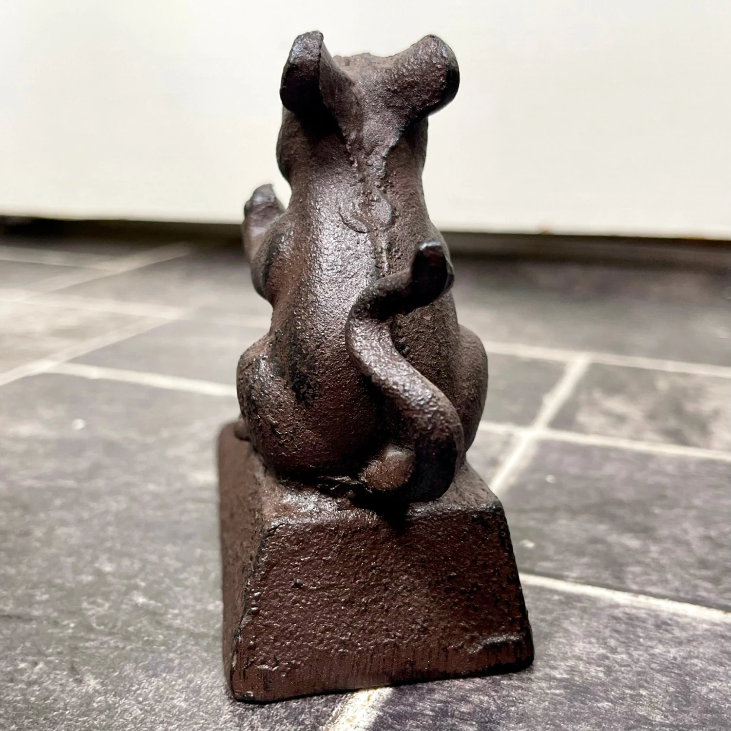 Cast Iron Mouse Door Wedge 4 Cast Iron Mouse Door Wedge - Image 4