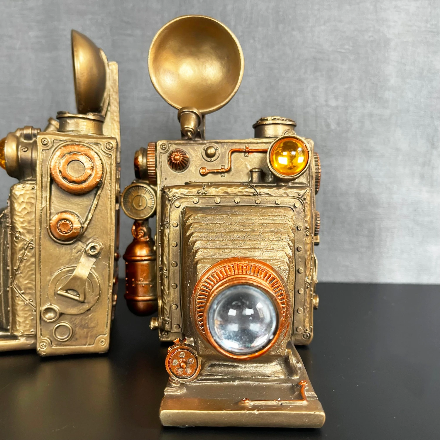 Camera Steampunk Bookends Set 5 Camera Steampunk Bookends Set - Image 5