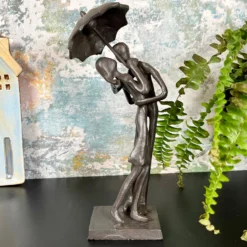 Cast Iron Kissing Couple Figurine -Home Decoration IMG E1571 edited299