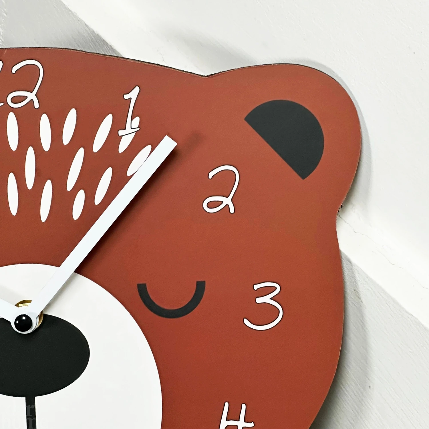 Brown Bear Head Childrens Wall Clock 3 Brown Bear Head Childrens Wall Clock - Image 3