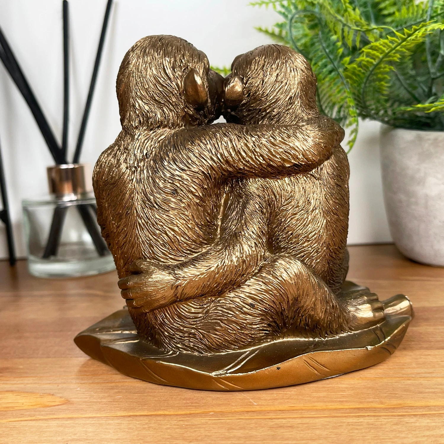 Bronze Romantic Monkey Couple Figurine 8 Bronze Romantic Monkey Couple Figurine - Image 8