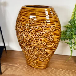 Ceramic Golden Bees Vase -Home Decoration IMG E3195