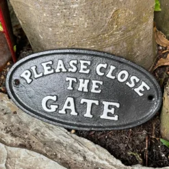 Black Cast Iron Please Close The Gate Sign -Home Decoration IMG E6604 edited288
