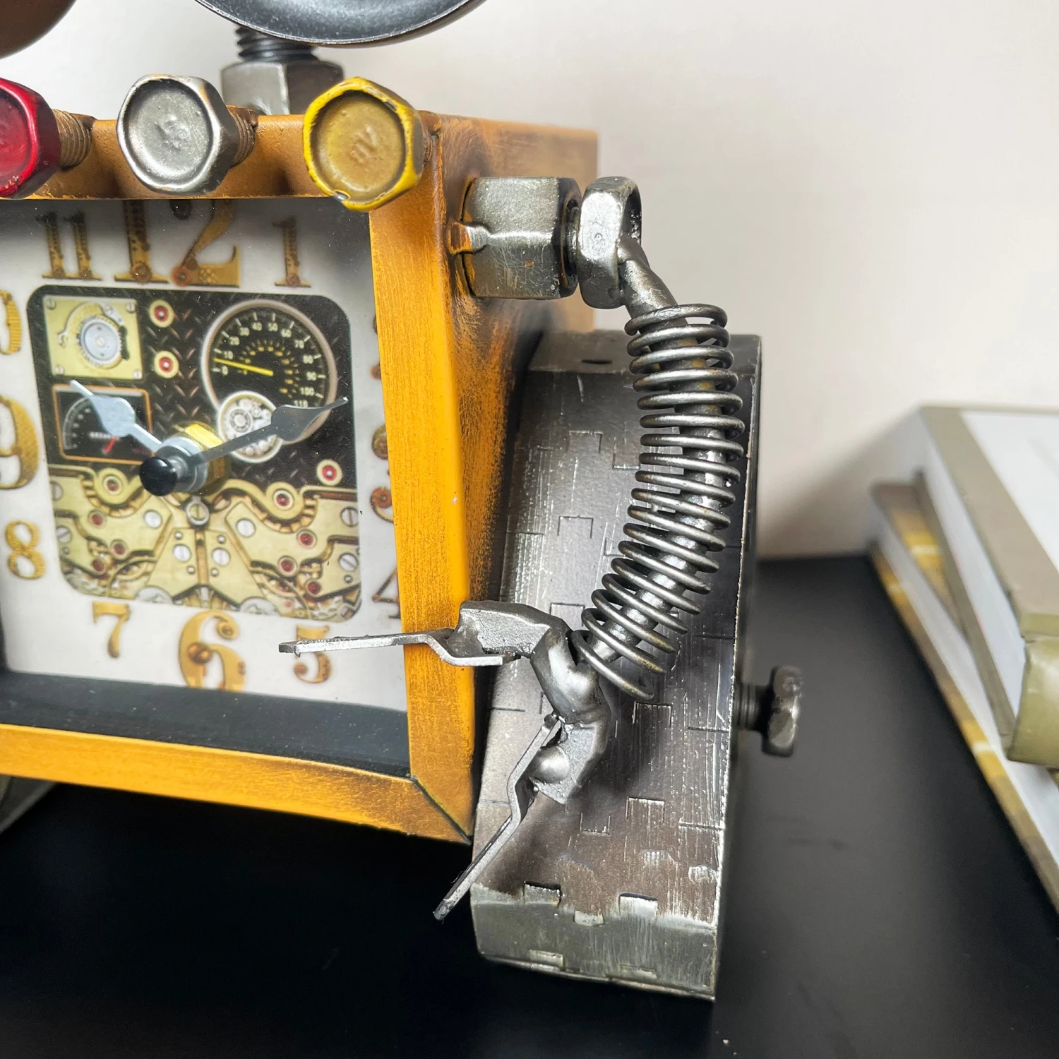 Yellow Square Robot Clock 4 Yellow Square Robot Clock - Image 4