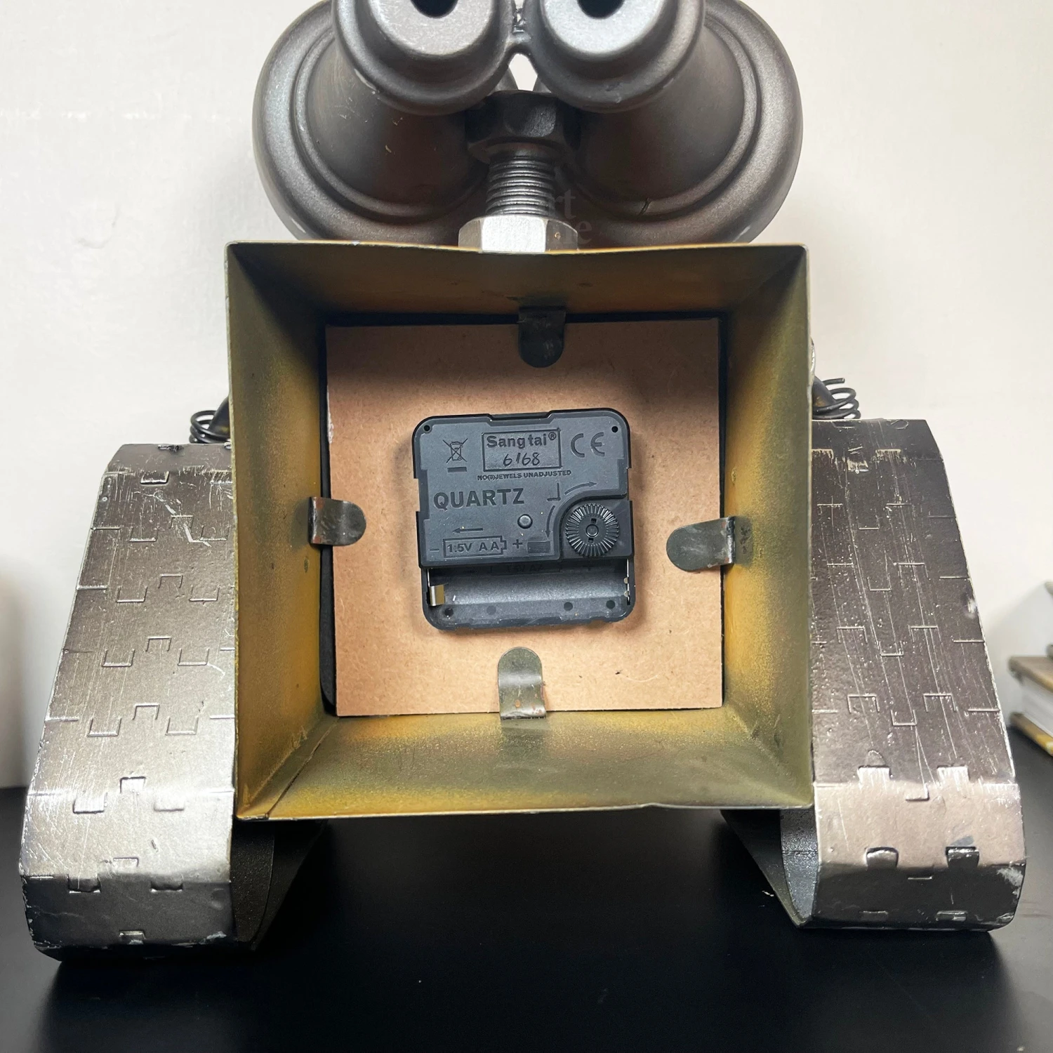 Yellow Square Robot Clock 9 Yellow Square Robot Clock - Image 9