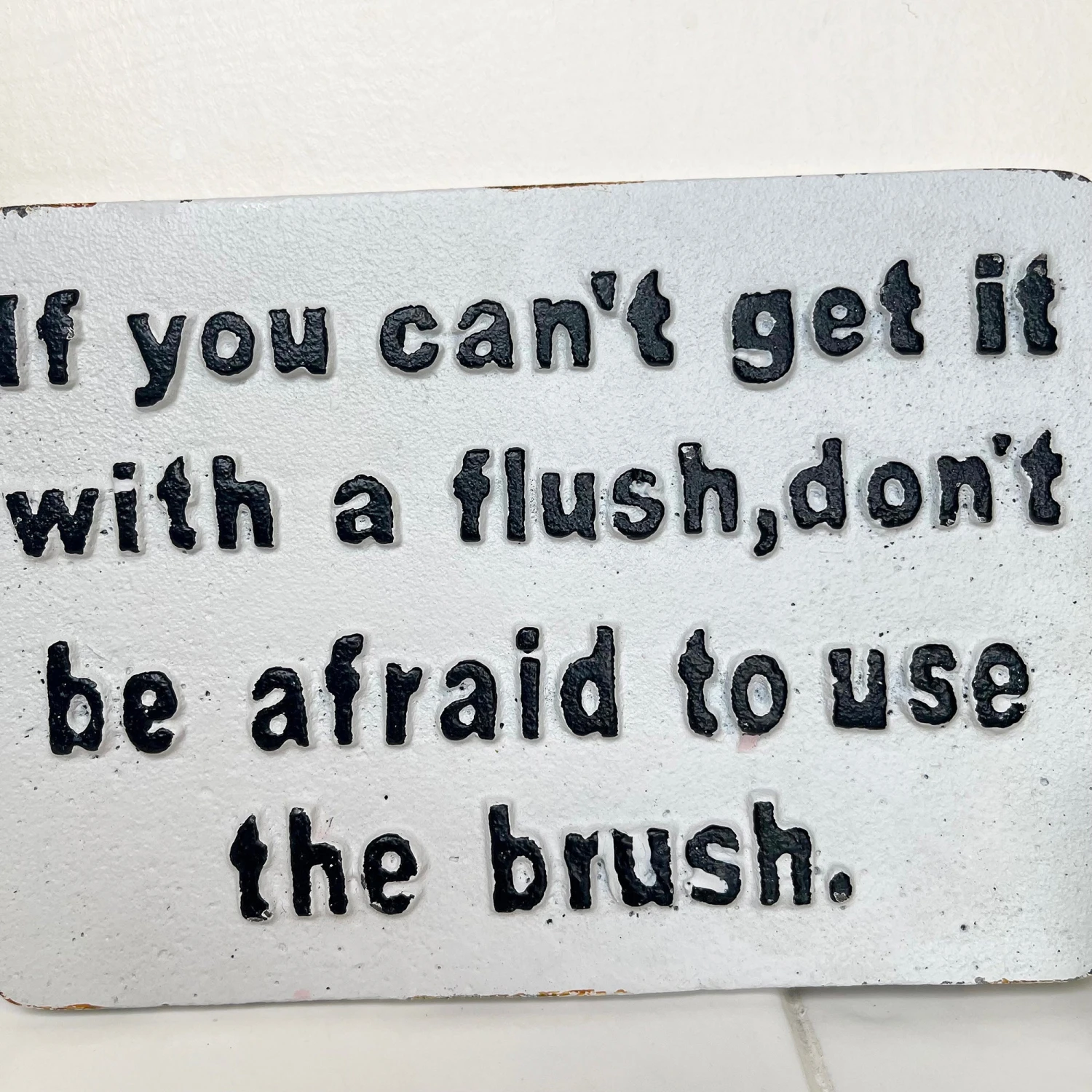 Cast Iron Use The Brush Bathroom Wall Sign 22cm 3 Cast Iron Use The Brush Bathroom Wall Sign 22cm - Image 3